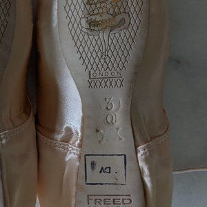 Freed Pointe Shoes - 3 XX Q maker